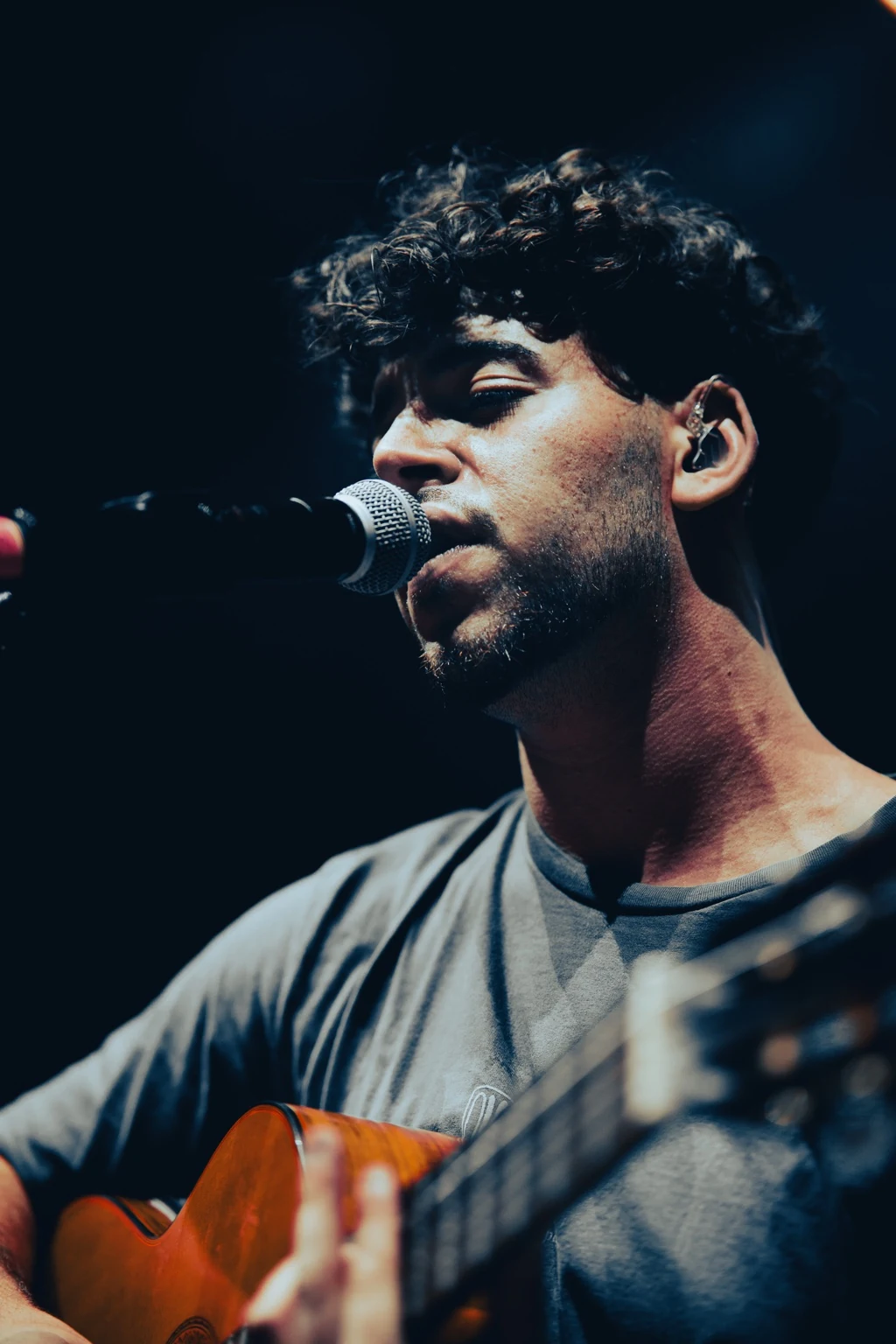 FRAGA com guitarra